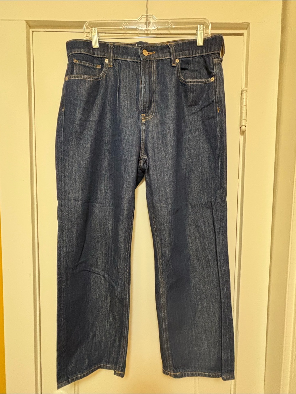 GAP woman’s Dark Blue Jeans super soft relaxed straight cropped
